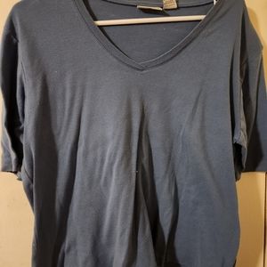 ** Xl White Stag light purple Vneck Top